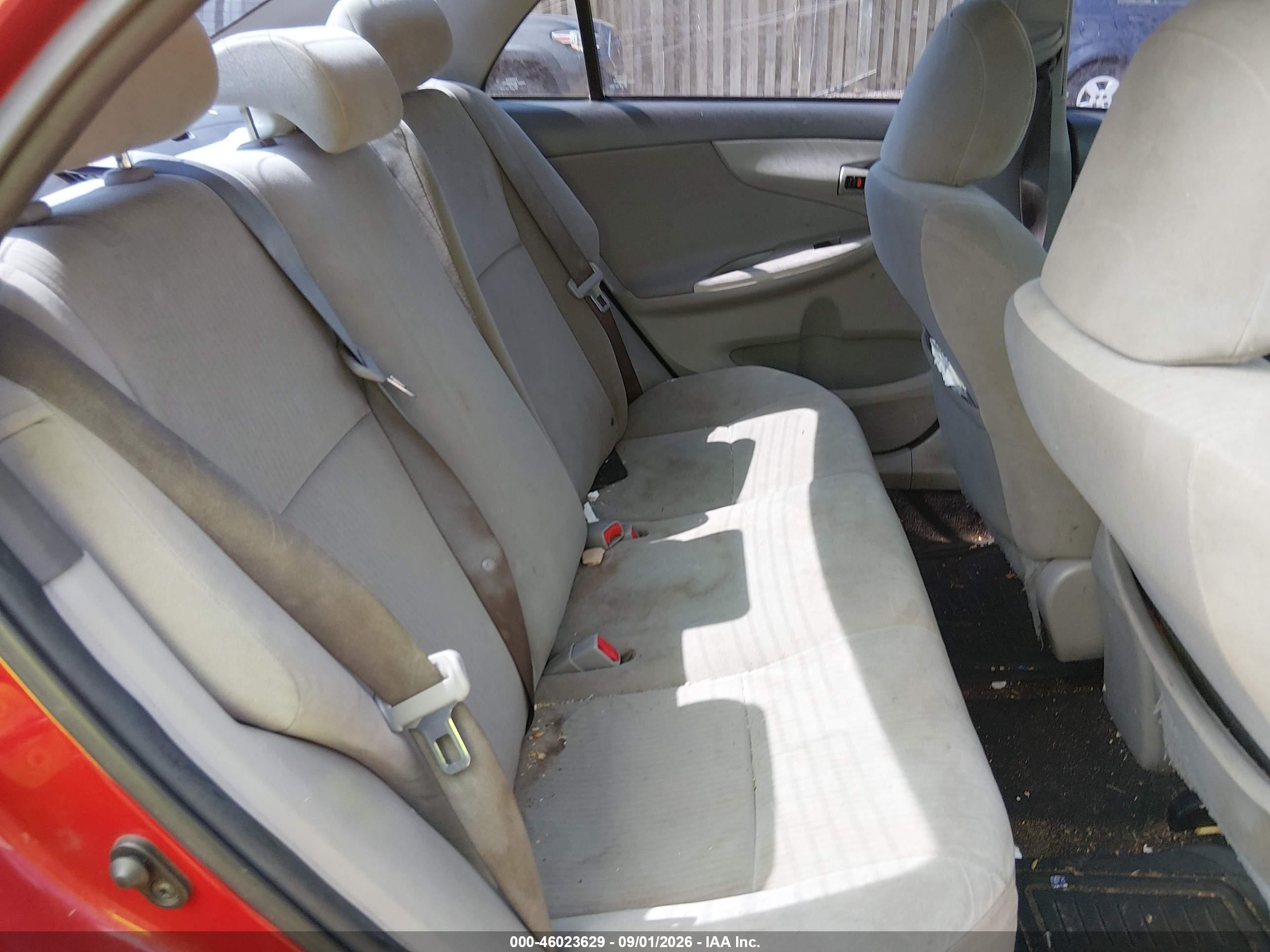 2010 Toyota Corolla Le Red vin: 1NXBU4EE8AZ375987