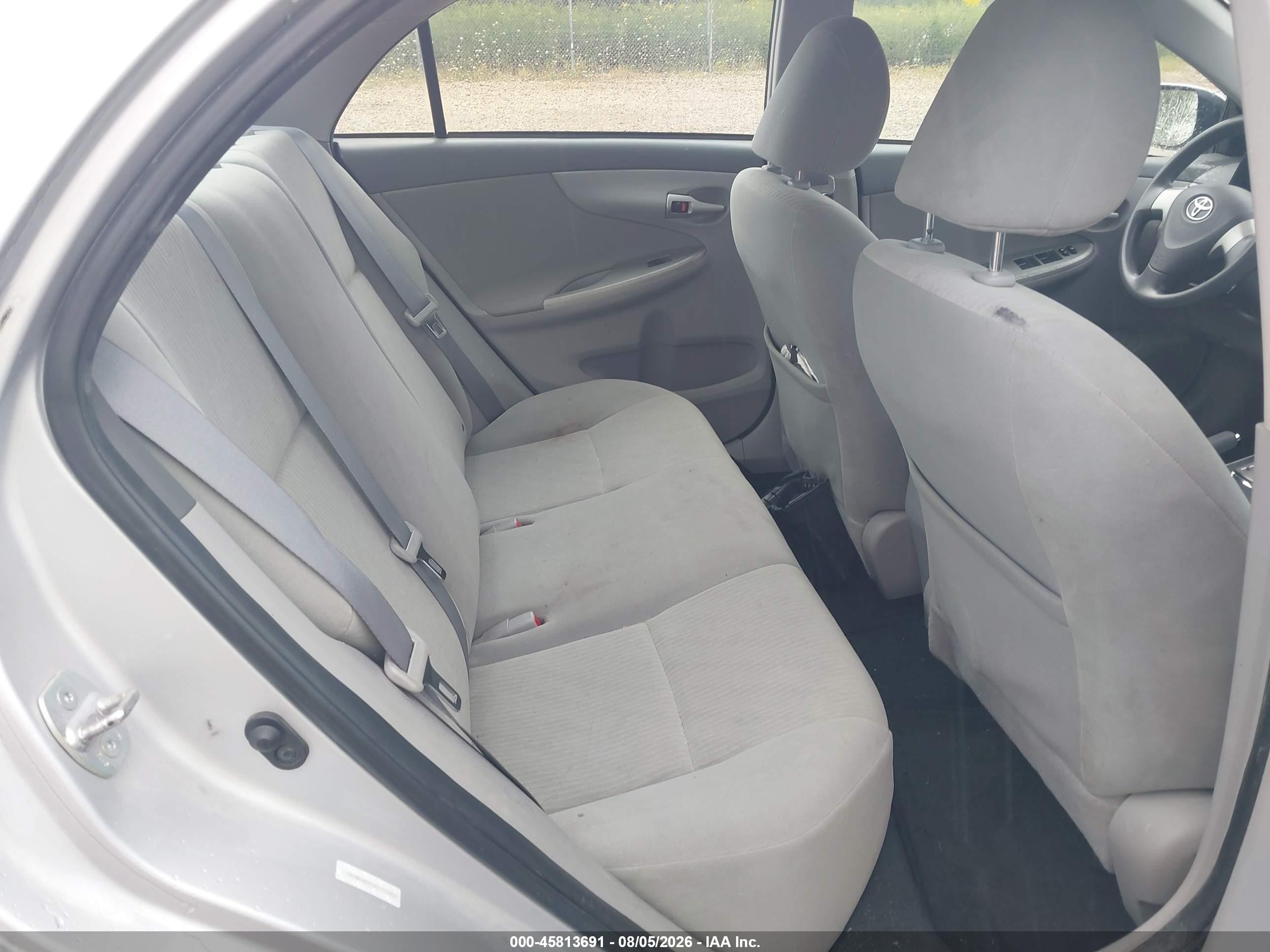 2010 Toyota Corolla Le Серебряный vin: 1NXBU4EE9AZ172803
