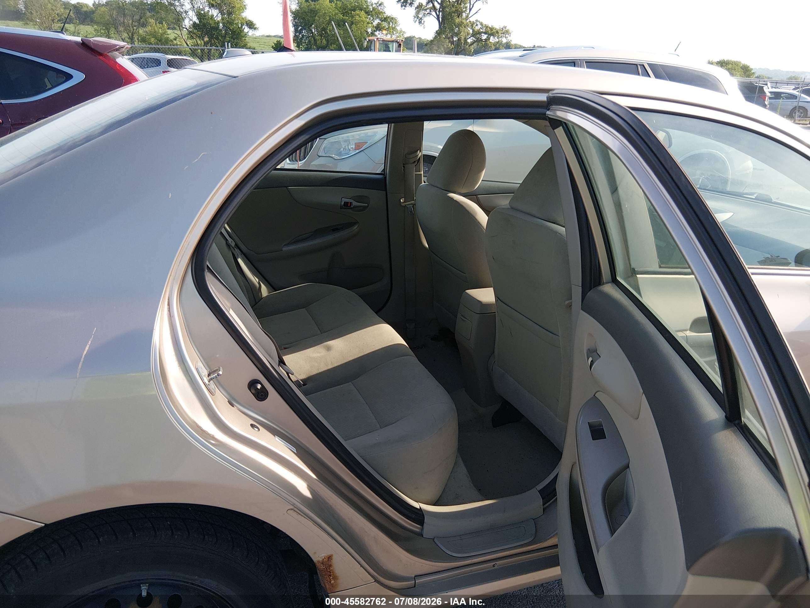 2010 Toyota Corolla Le Gold vin: 1NXBU4EE9AZ176382