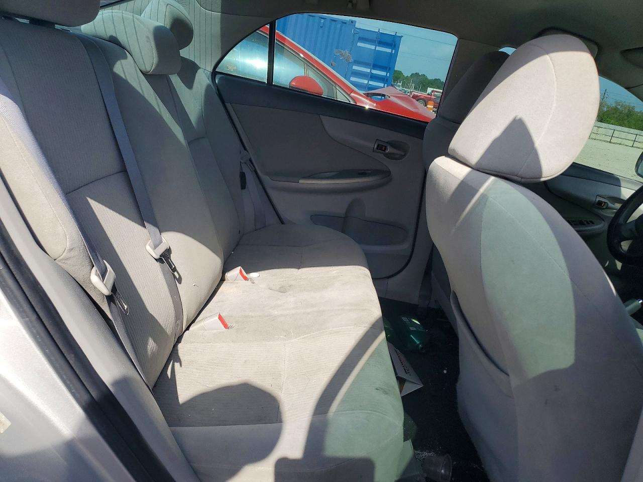 2010 Toyota Corolla Le Серебряный vin: 1NXBU4EE9AZ178181