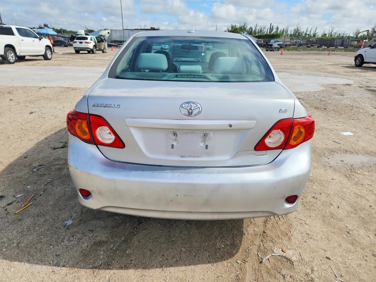2010 Toyota Corolla Le Silver vin: 1NXBU4EE9AZ182733
