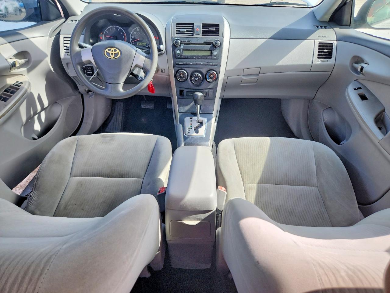 2010 Toyota Corolla Le Silver vin: 1NXBU4EE9AZ182733
