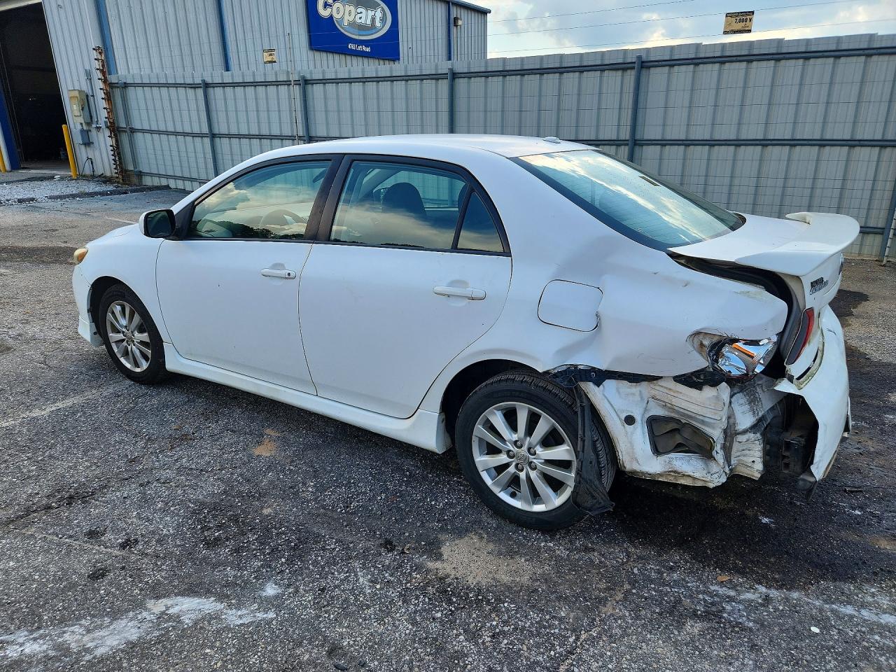2010 Toyota Corolla S White vin: 1NXBU4EE9AZ184384