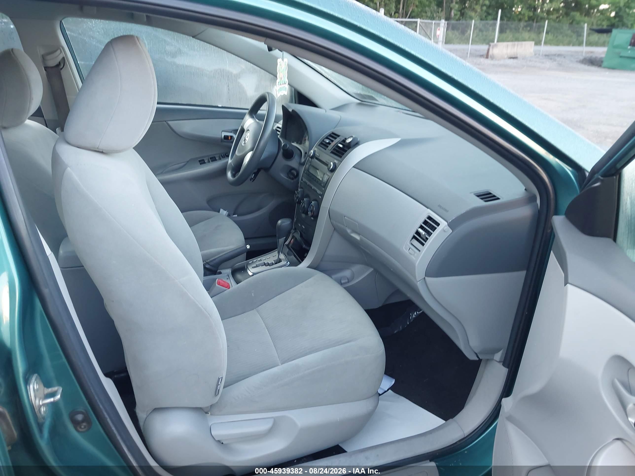 2010 Toyota Corolla Le Green vin: 1NXBU4EE9AZ186510