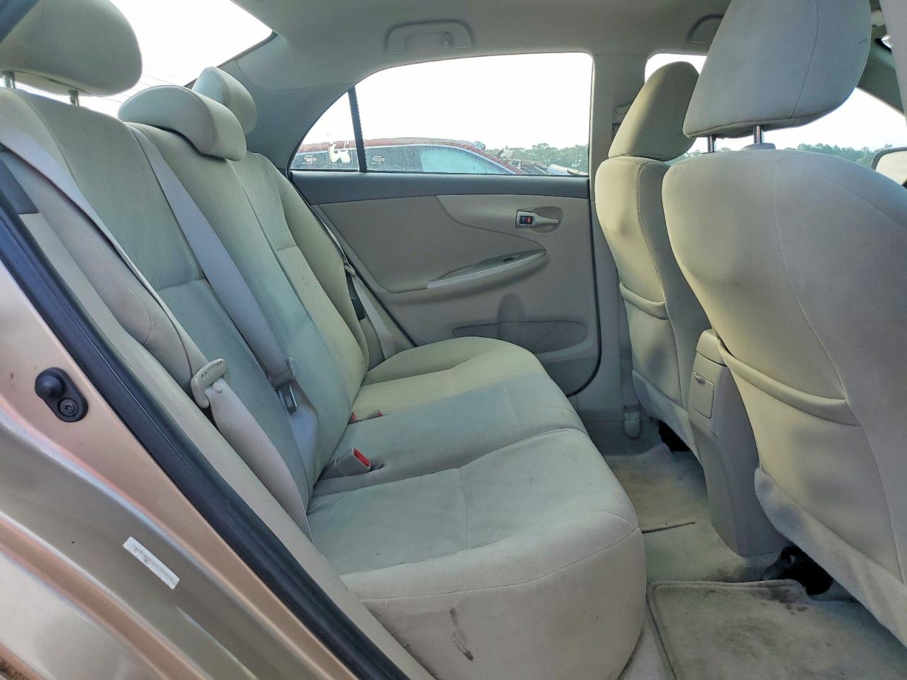 2010 Toyota Corolla Le Gold vin: 1NXBU4EE9AZ191934