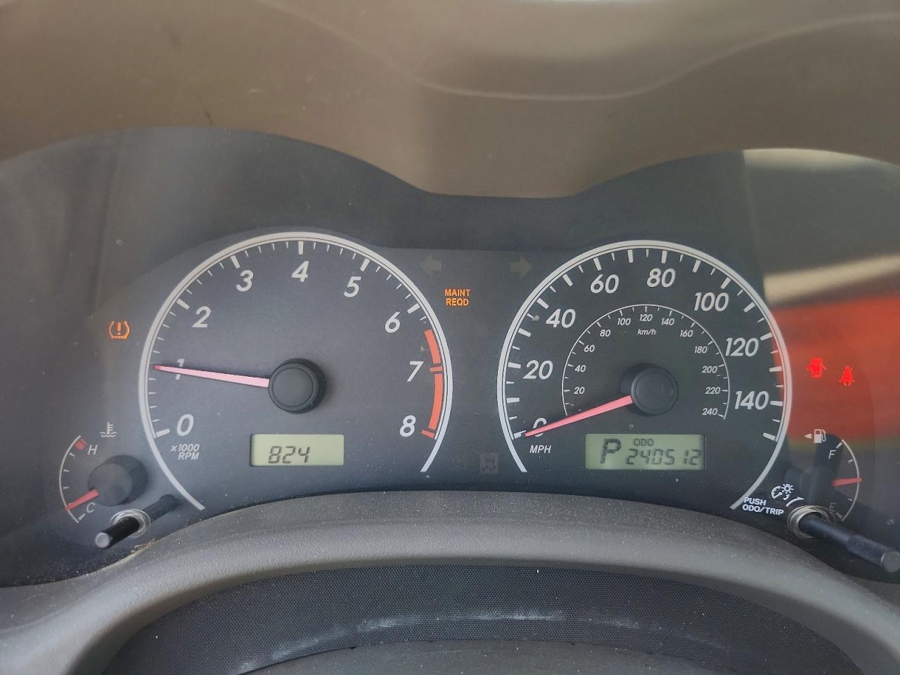 2010 Toyota Corolla Le Red vin: 1NXBU4EE9AZ204178