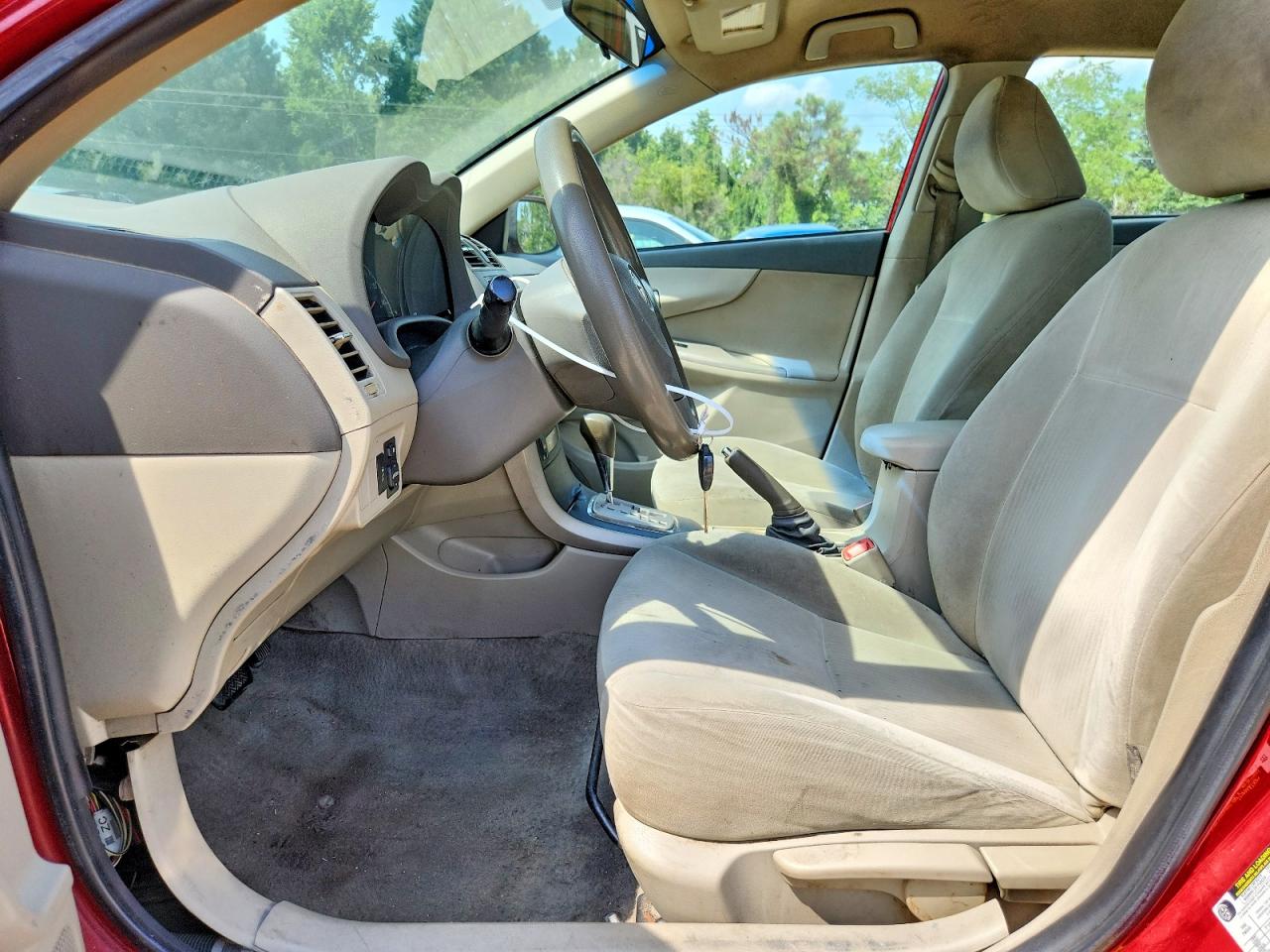 2010 Toyota Corolla Le Red vin: 1NXBU4EE9AZ204178