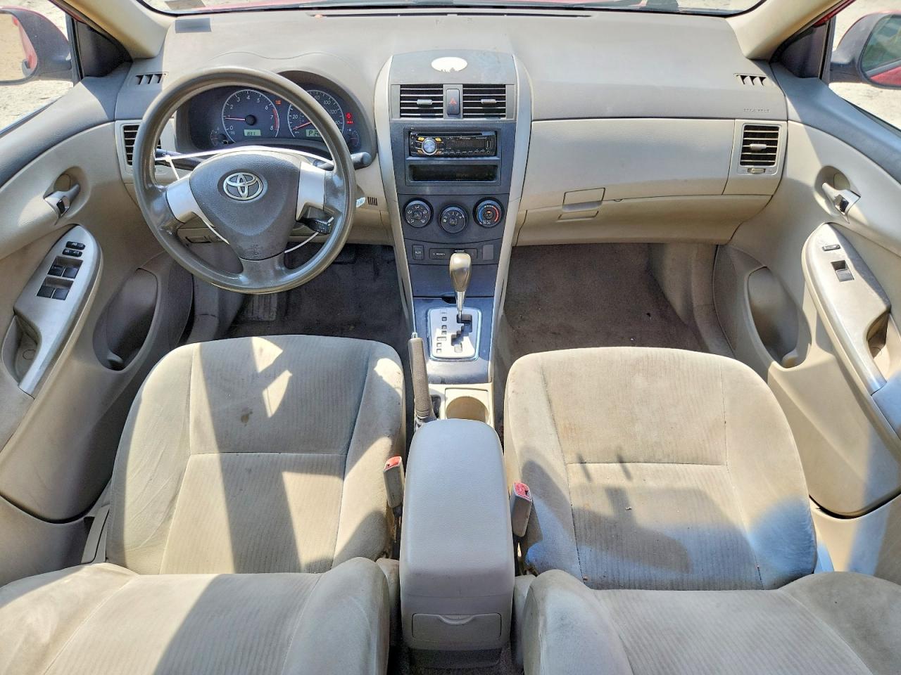 2010 Toyota Corolla Le Red vin: 1NXBU4EE9AZ204178