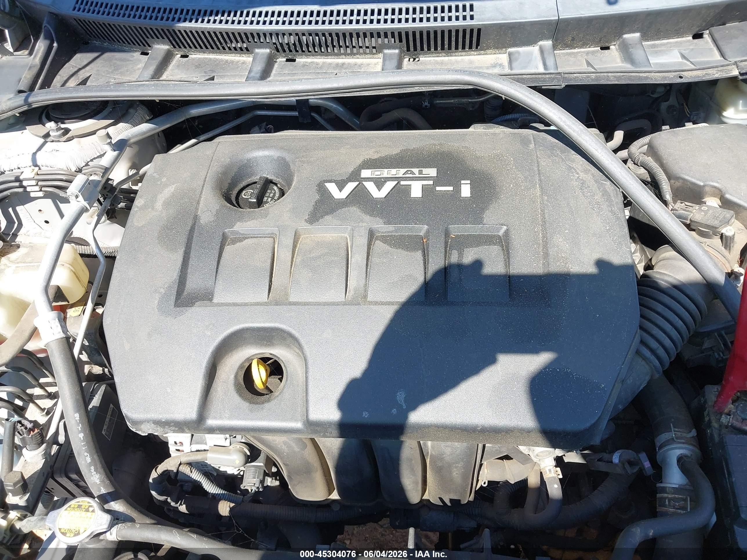 2010 Toyota Corolla   Silver vin: 1NXBU4EE9AZ205878