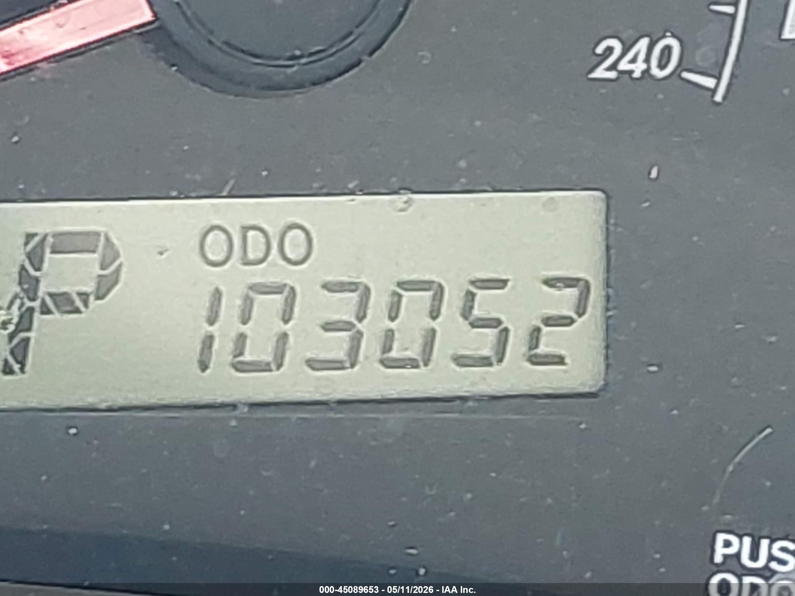 2010 Toyota Corolla Le Silver vin: 1NXBU4EE9AZ218601