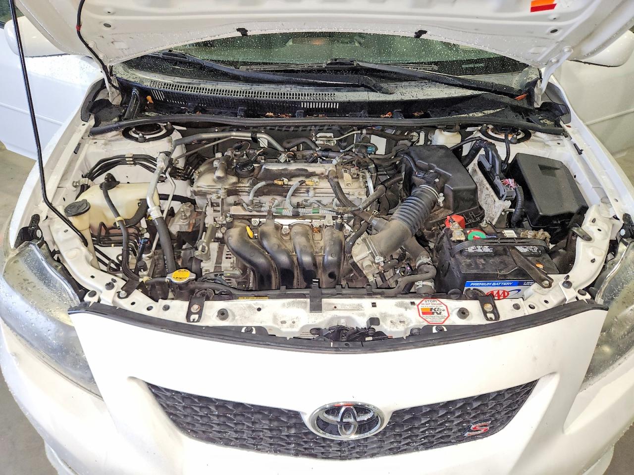 2010 Toyota Corolla S White vin: 1NXBU4EE9AZ222857