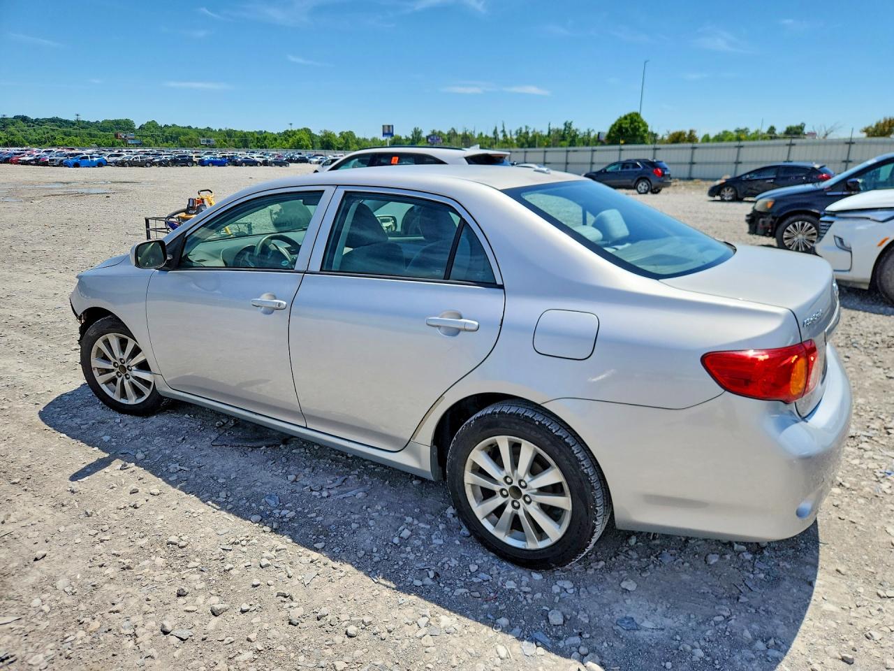 2010 Toyota Corolla Le Silver vin: 1NXBU4EE9AZ239092
