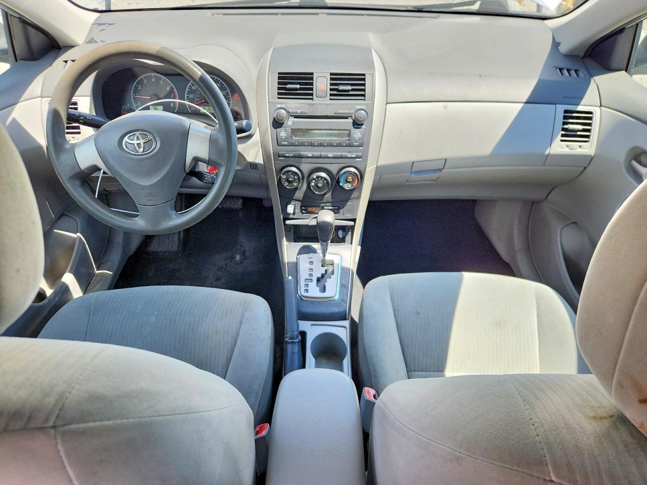 2010 Toyota Corolla Le Silver vin: 1NXBU4EE9AZ239092