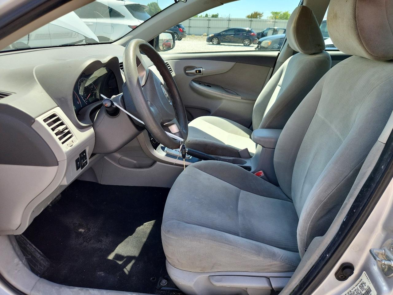 2010 Toyota Corolla Le Silver vin: 1NXBU4EE9AZ239092