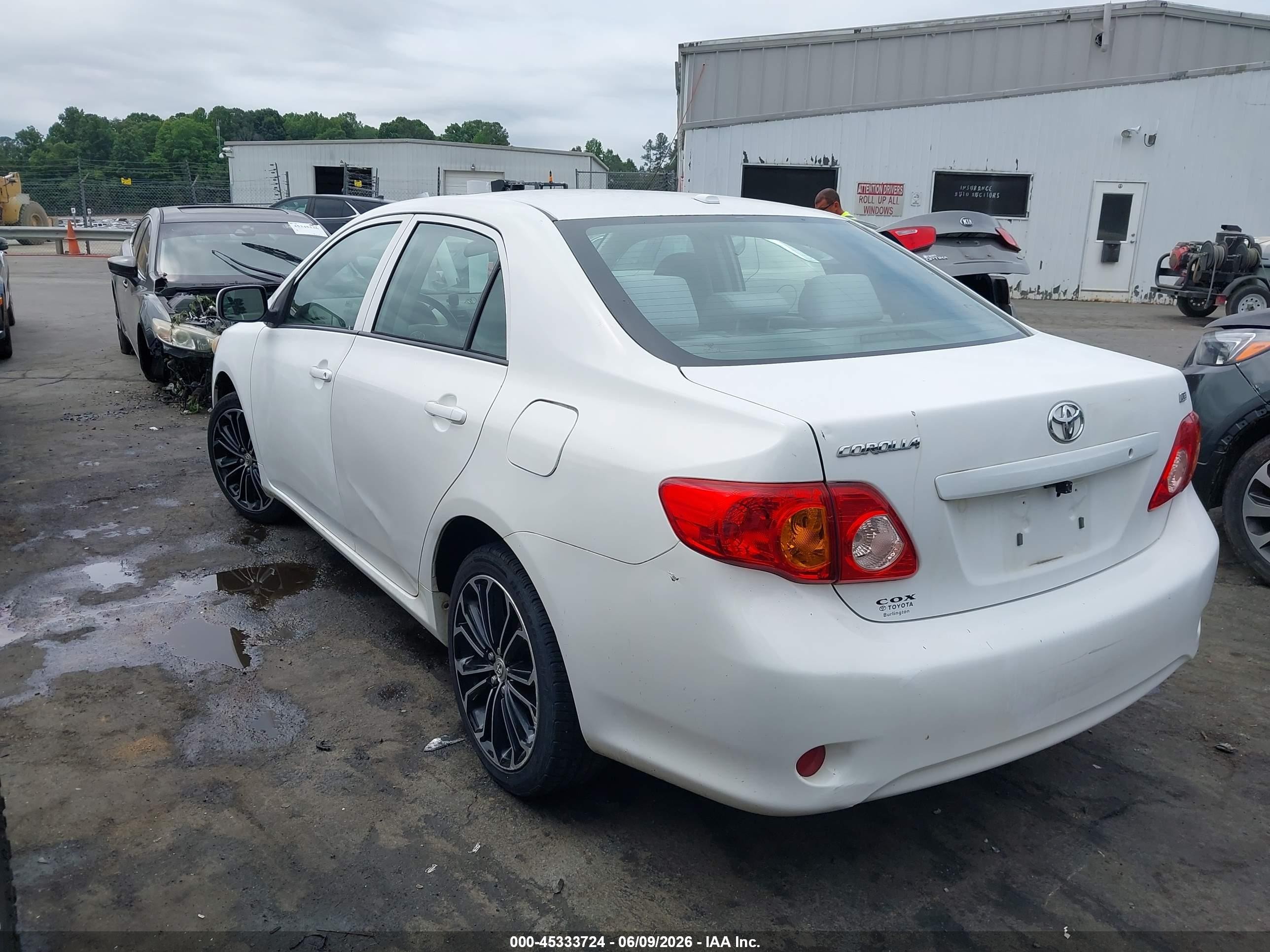 2010 Toyota Corolla Le White vin: 1NXBU4EE9AZ240713
