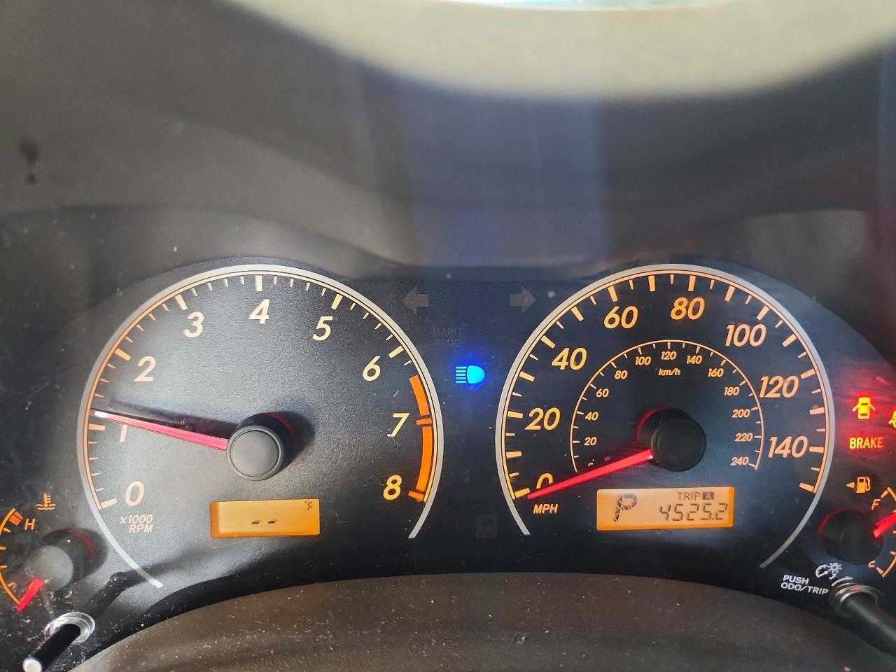 2010 Toyota Corolla Le Серый vin: 1NXBU4EE9AZ269399