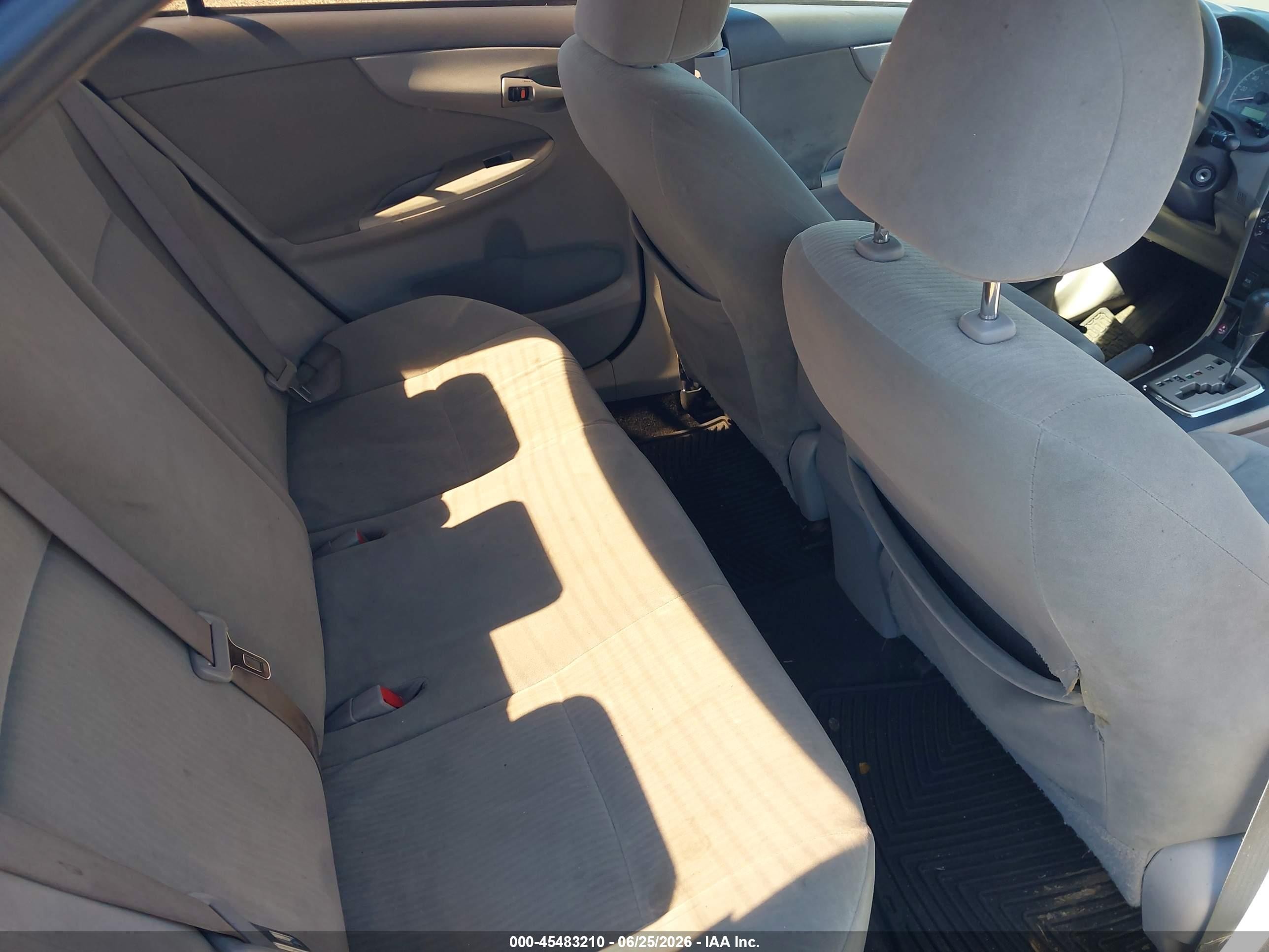 2010 Toyota Corolla Le Gray vin: 1NXBU4EE9AZ276143