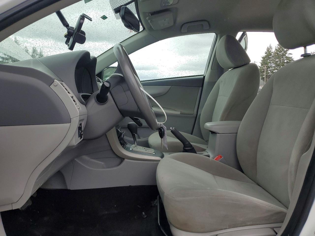2010 Toyota Corolla Le White vin: 1NXBU4EE9AZ301140
