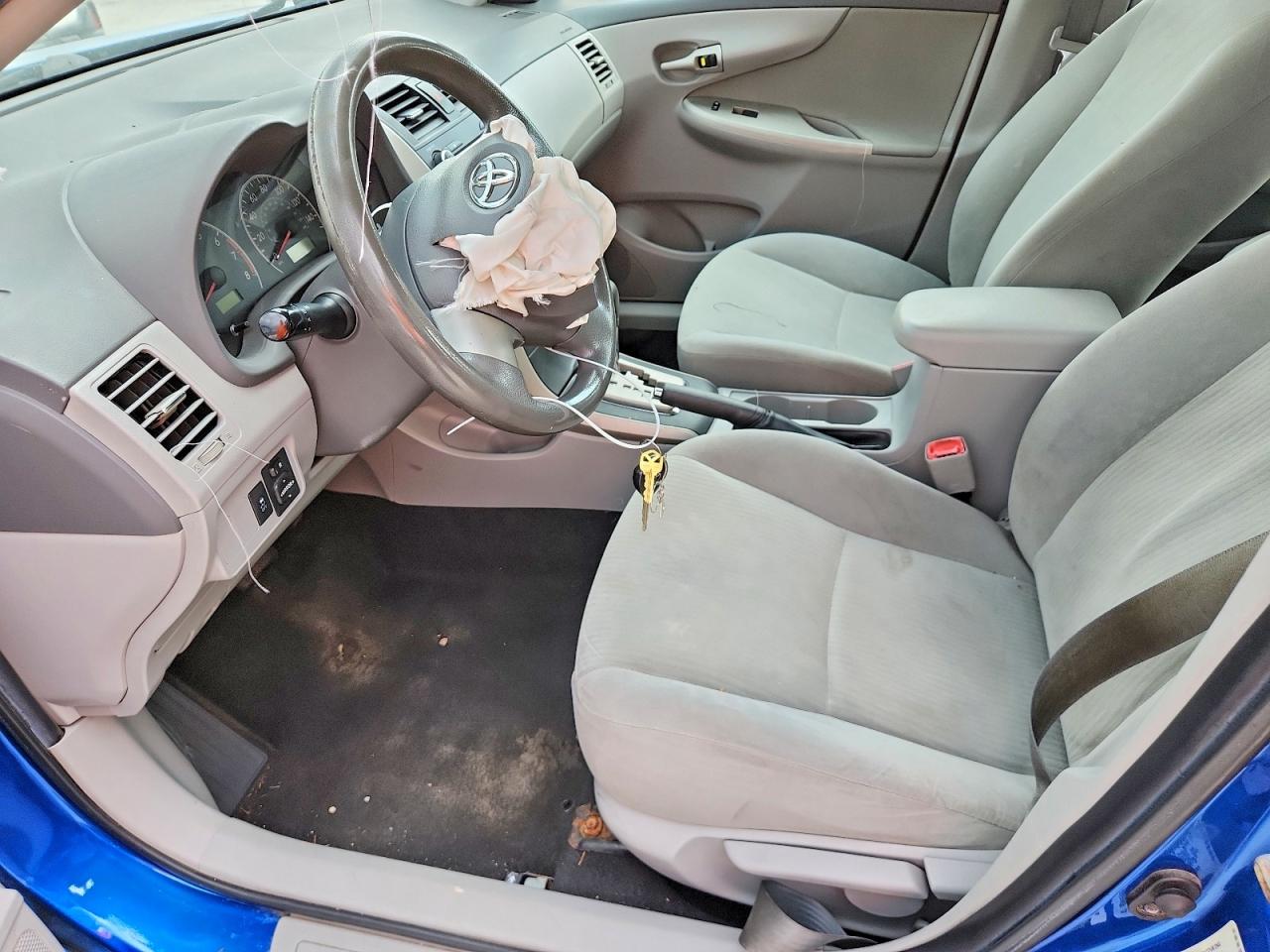 2010 Toyota Corolla Le Blue vin: 1NXBU4EE9AZ315572