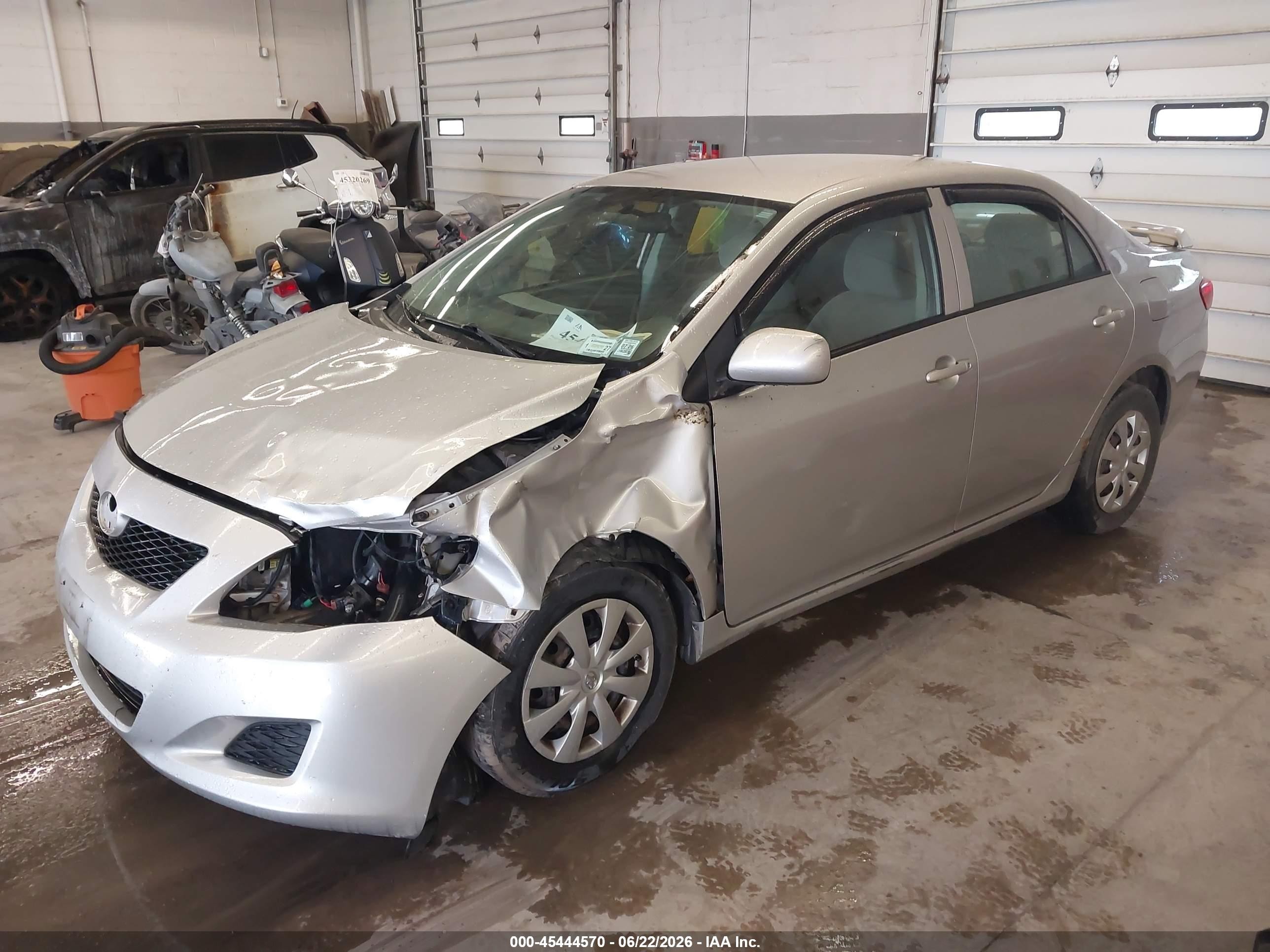 2010 Toyota Corolla Le Серебряный vin: 1NXBU4EE9AZ366408