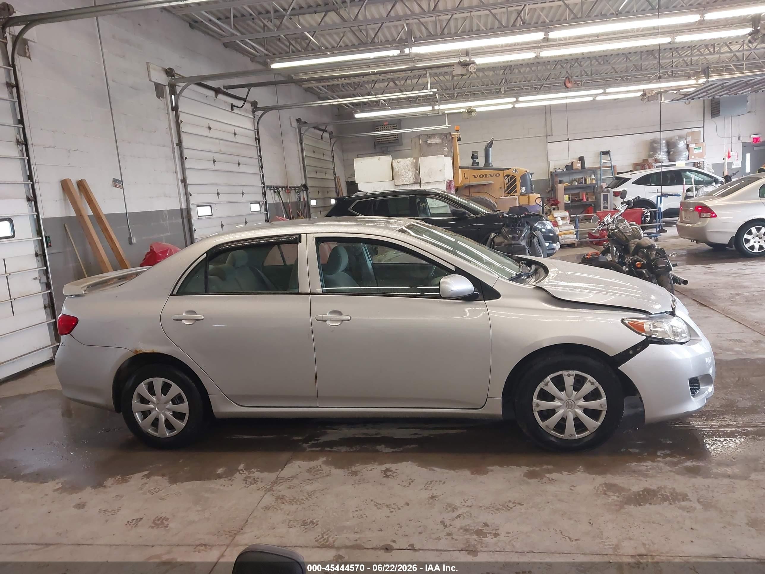 2010 Toyota Corolla Le Серебряный vin: 1NXBU4EE9AZ366408