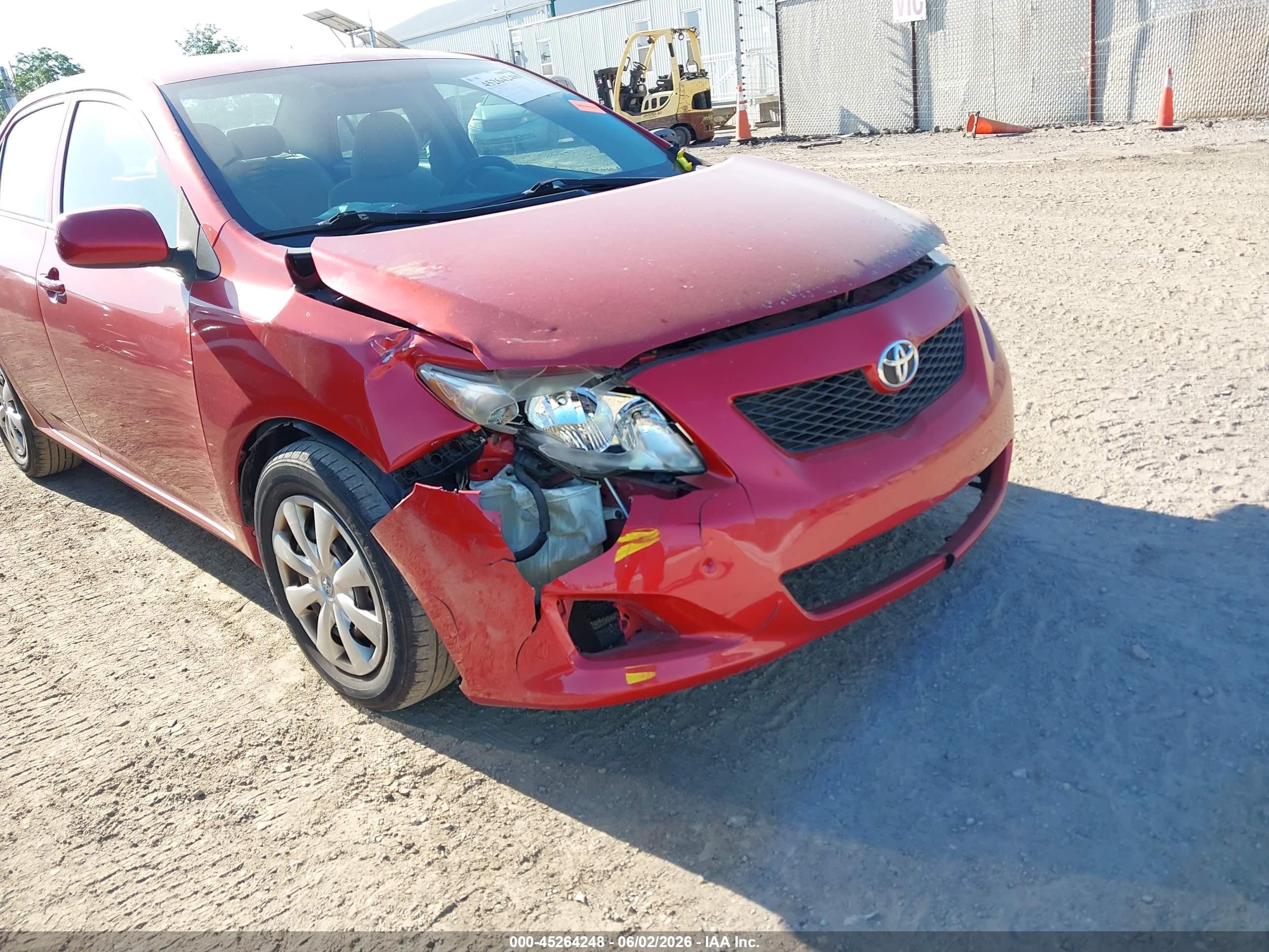 2010 Toyota Corolla Le Red vin: 1NXBU4EE9AZ384780