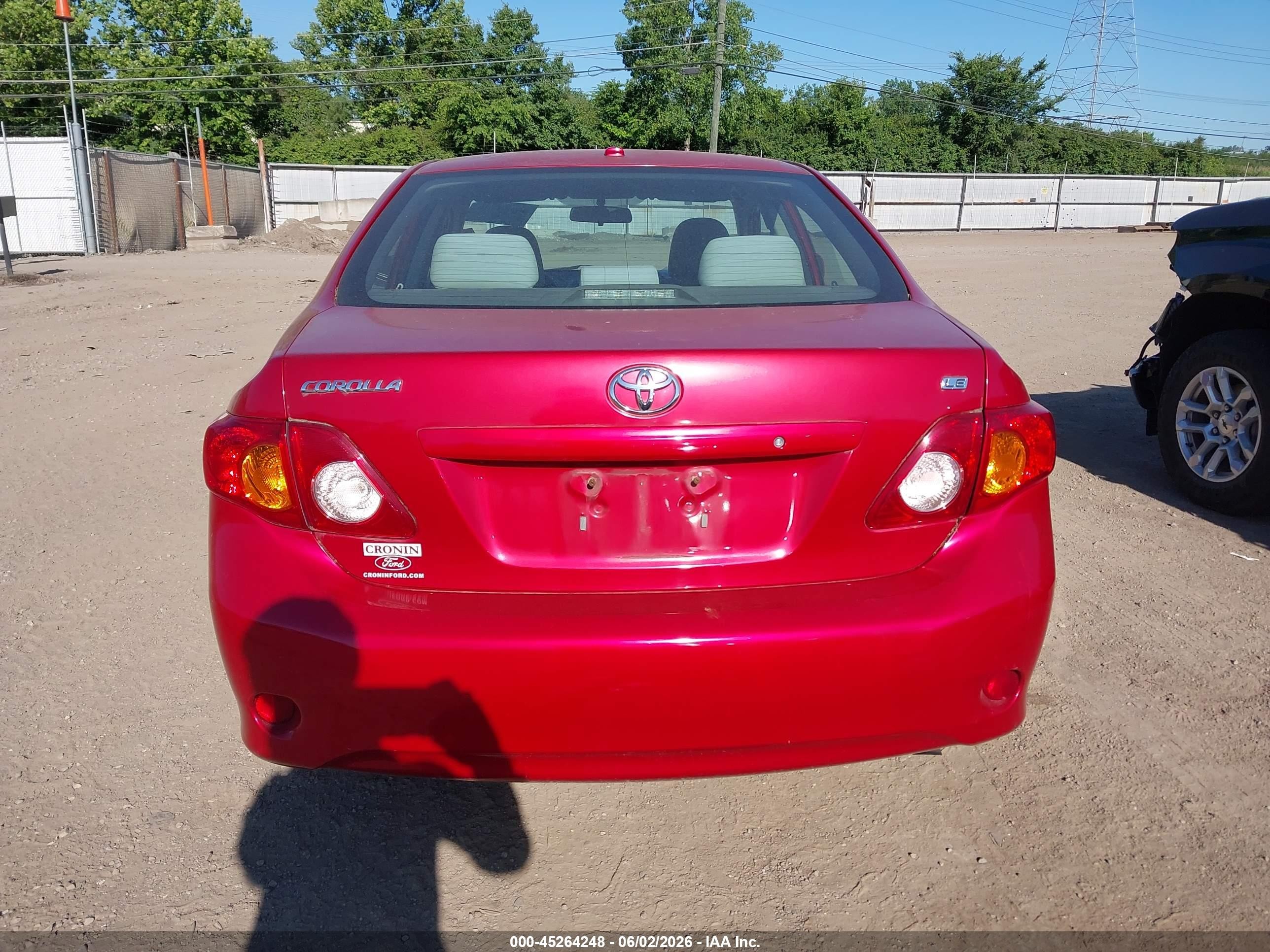 2010 Toyota Corolla Le Red vin: 1NXBU4EE9AZ384780