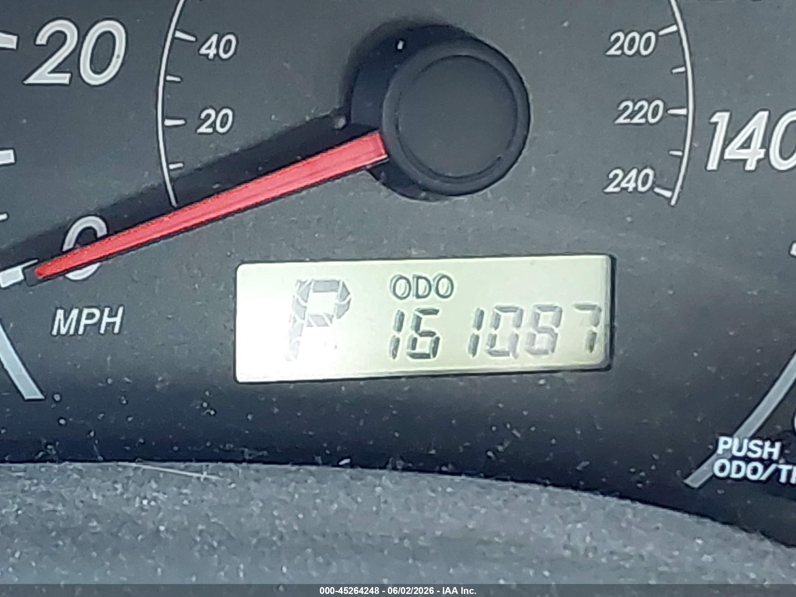 2010 Toyota Corolla Le Red vin: 1NXBU4EE9AZ384780