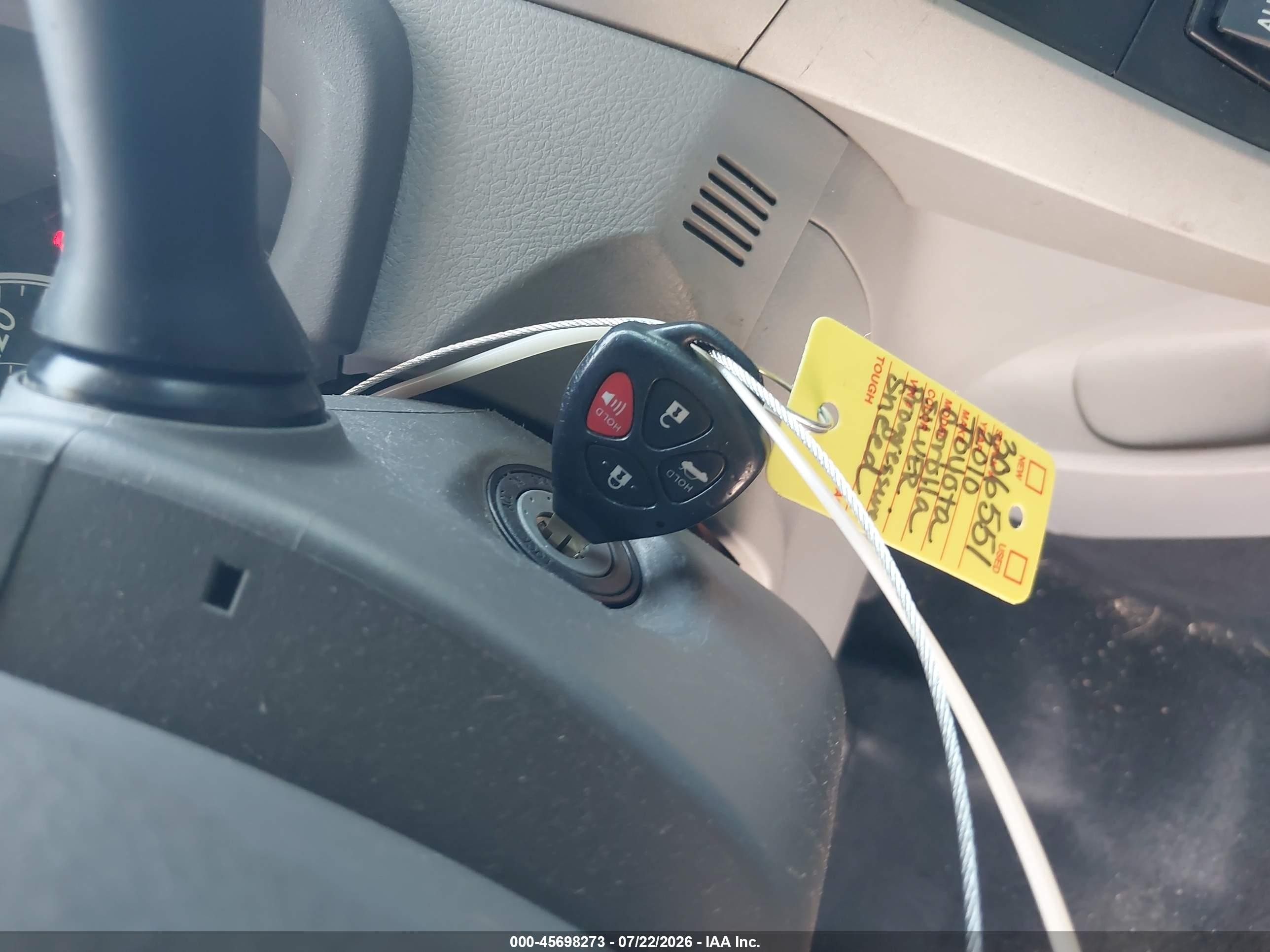 2010 Toyota Corolla Le Silver vin: 1NXBU4EEXAZ166315