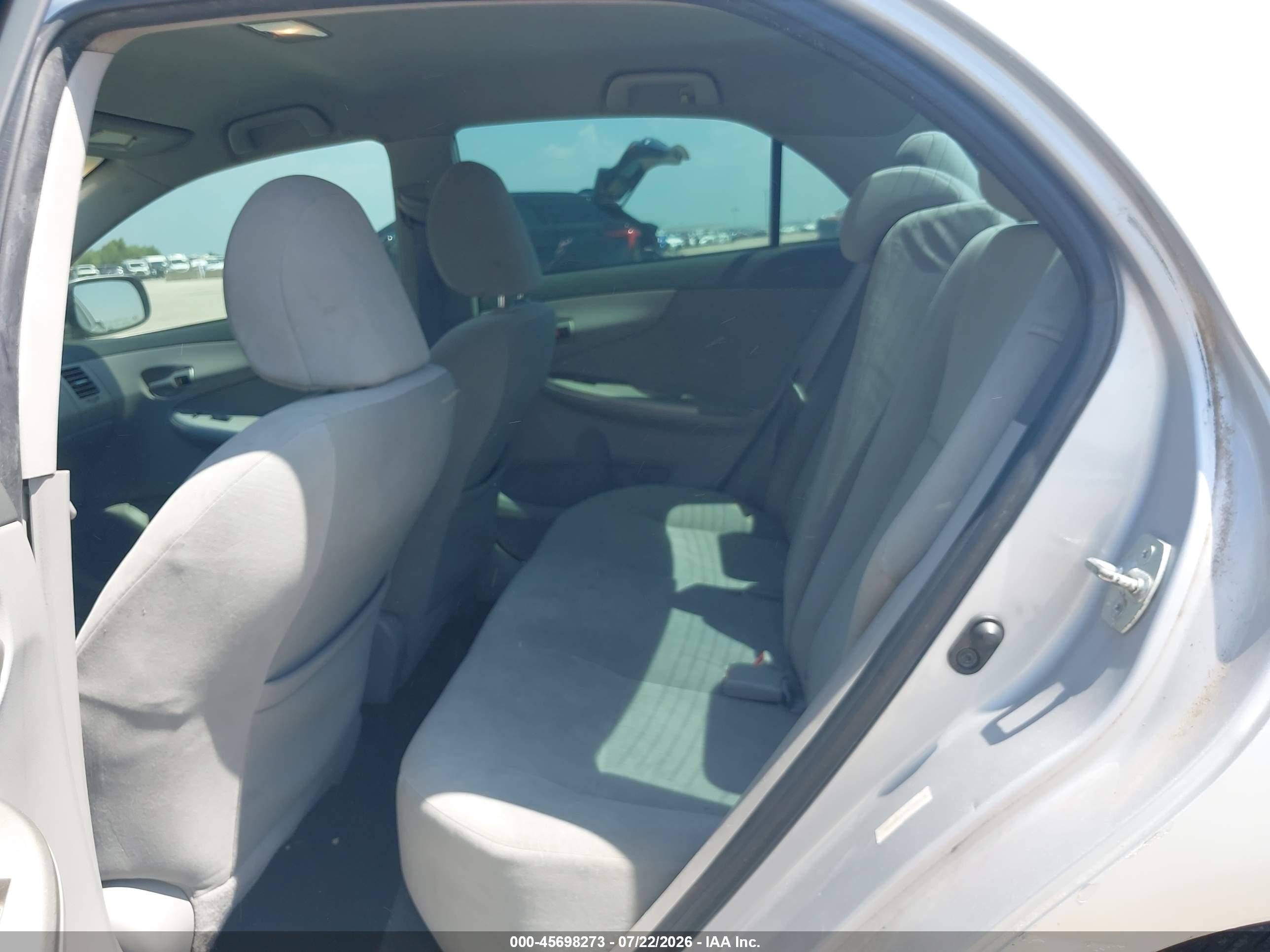 2010 Toyota Corolla Le Silver vin: 1NXBU4EEXAZ166315