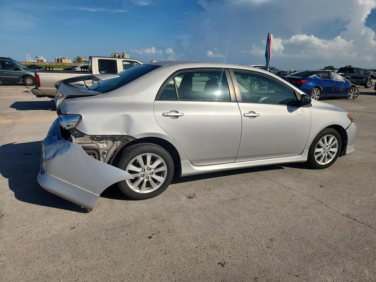2010 Toyota Corolla S Silver vin: 1NXBU4EEXAZ170624