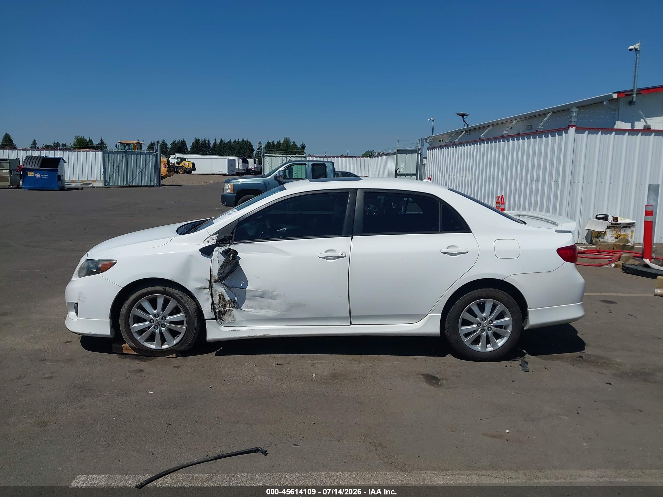 2010 Toyota Corolla S White vin: 1NXBU4EEXAZ181980