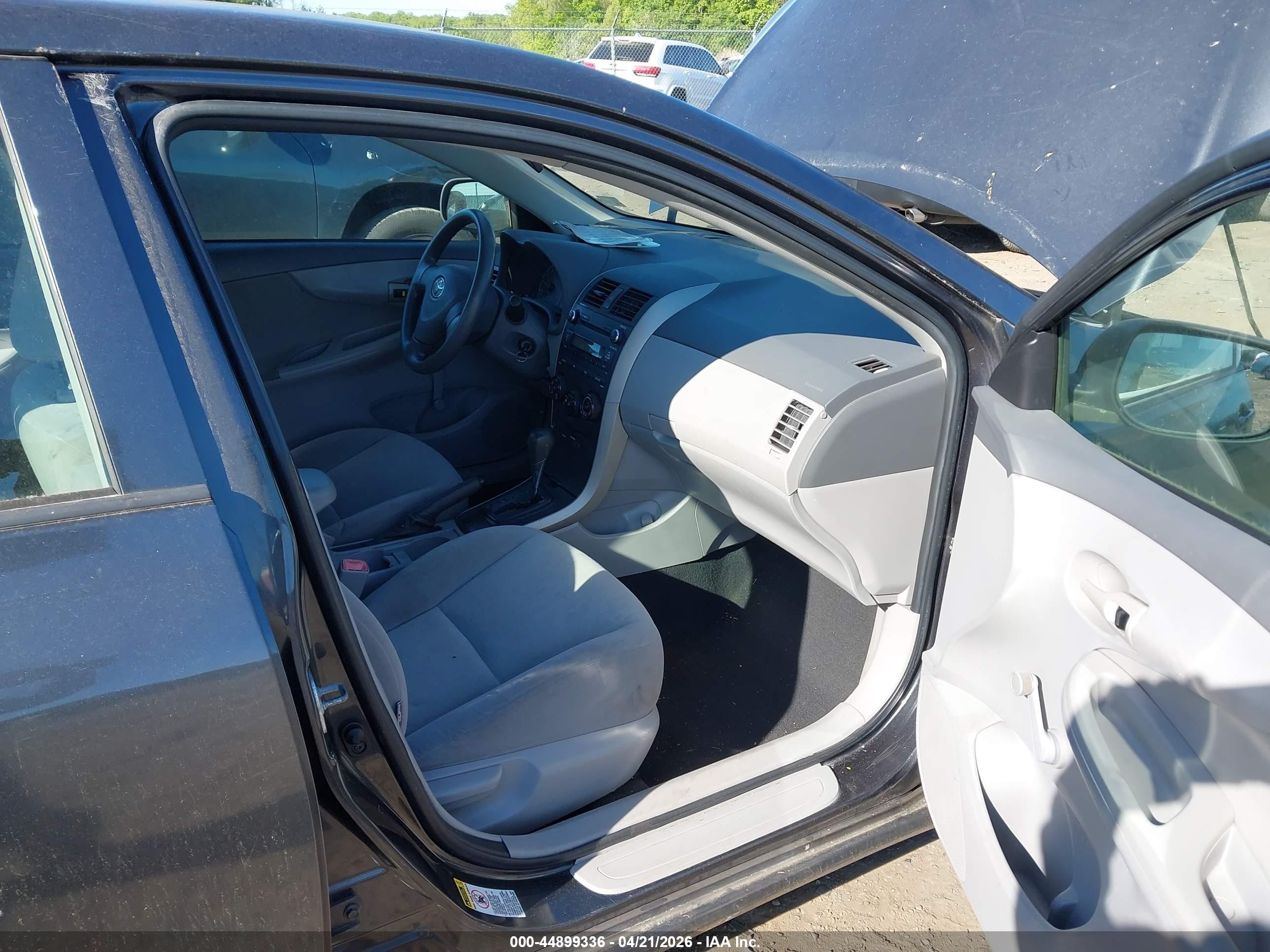 2010 Toyota Corolla   Gray vin: 1NXBU4EEXAZ183910