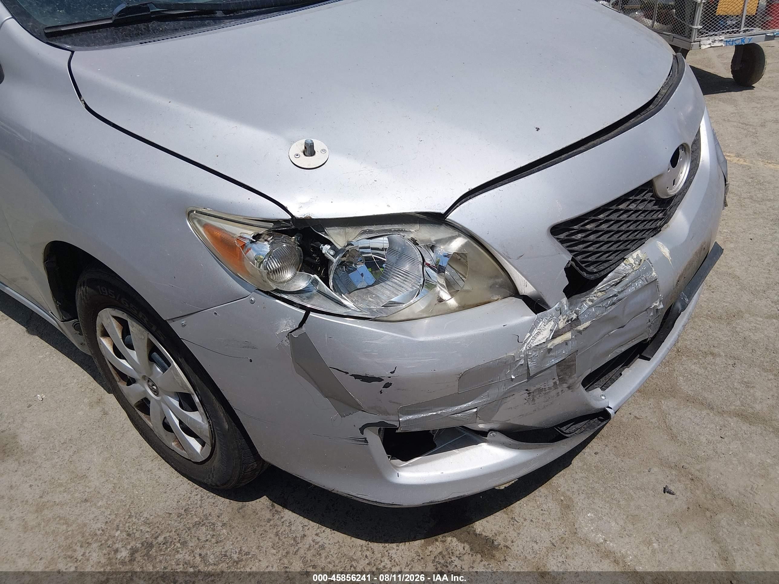 2010 Toyota Corolla Le White vin: 1NXBU4EEXAZ190274