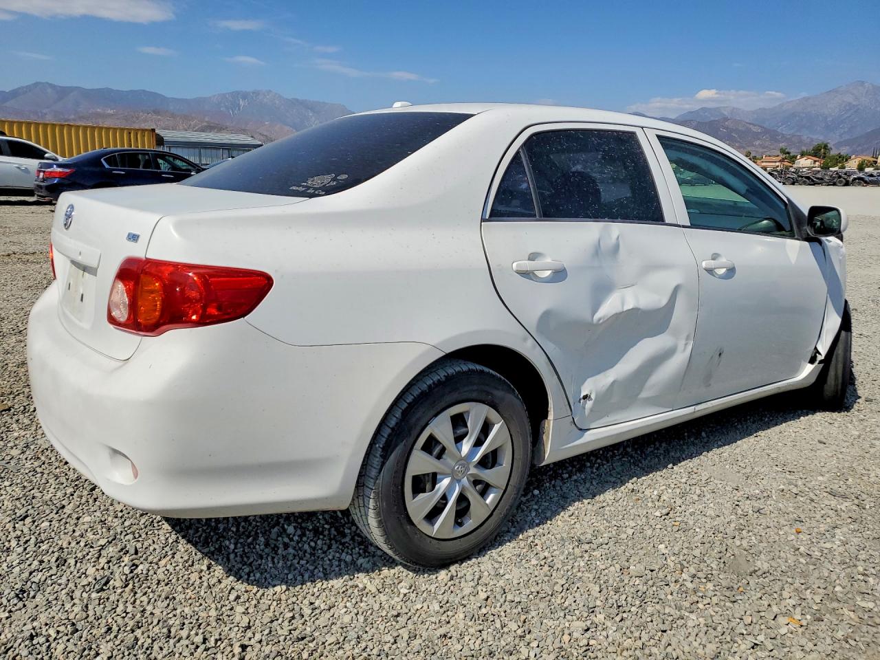2010 Toyota Corolla Le White vin: 1NXBU4EEXAZ201967