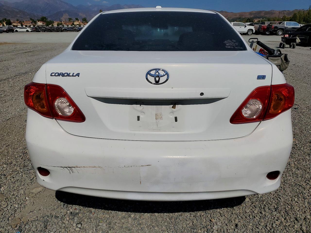 2010 Toyota Corolla Le White vin: 1NXBU4EEXAZ201967