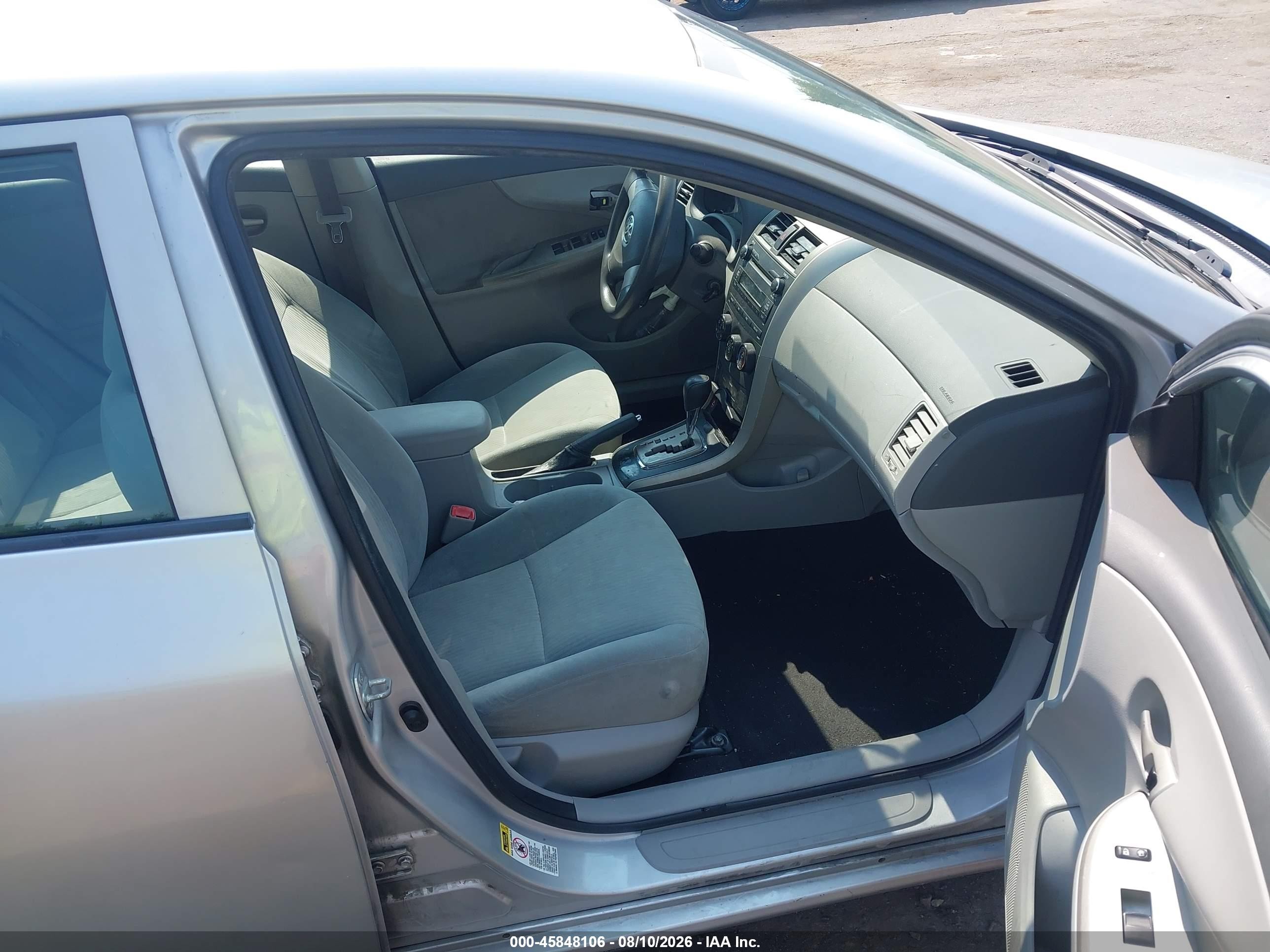 2010 Toyota Corolla S/le/xle Silver vin: 1NXBU4EEXAZ204447