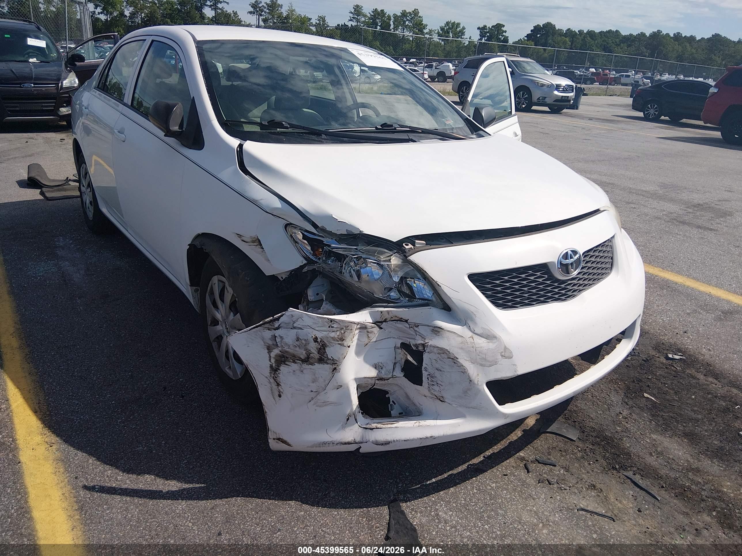 2010 Toyota Corolla S/le/xle Белый vin: 1NXBU4EEXAZ212614