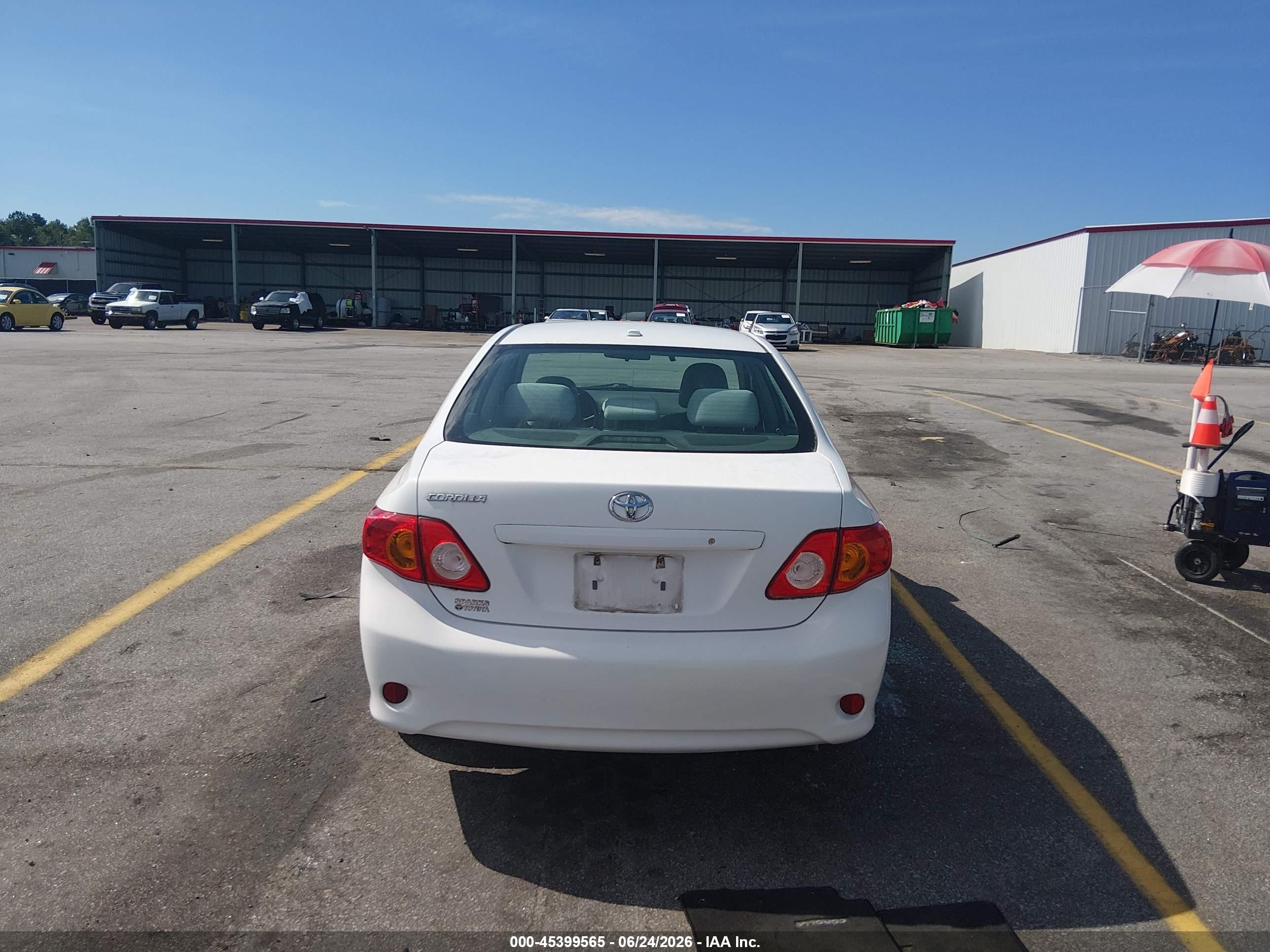 2010 Toyota Corolla S/le/xle Белый vin: 1NXBU4EEXAZ212614