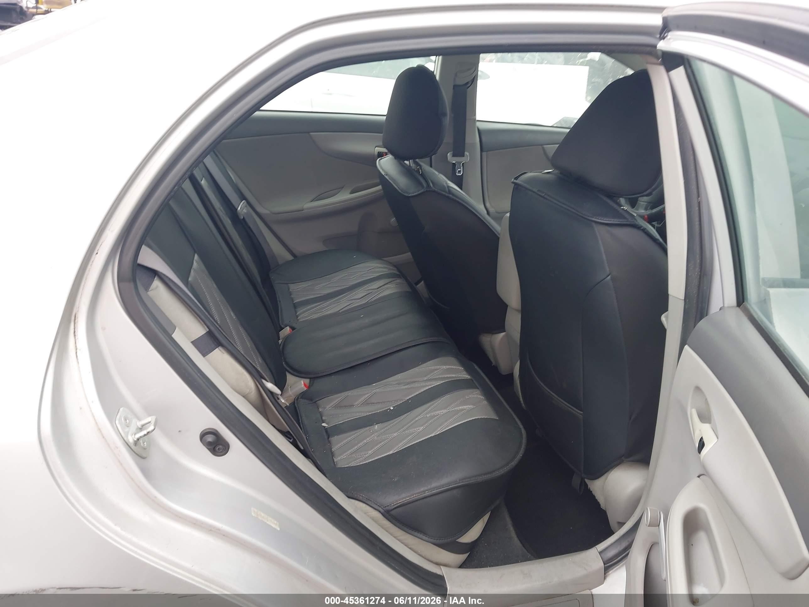 2010 Toyota Corolla   Silver vin: 1NXBU4EEXAZ216081