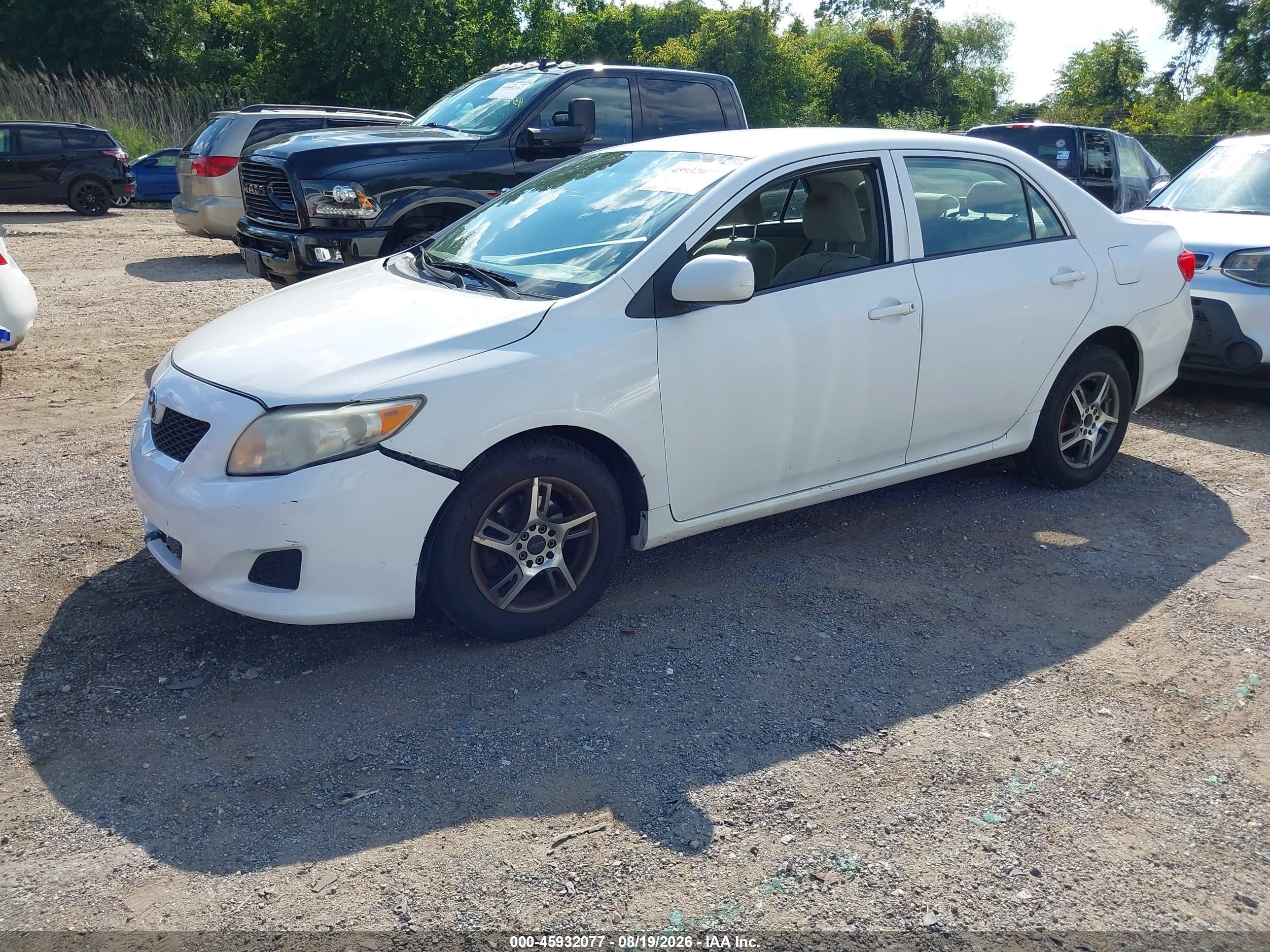 2010 Toyota Corolla Le Белый vin: 1NXBU4EEXAZ236993