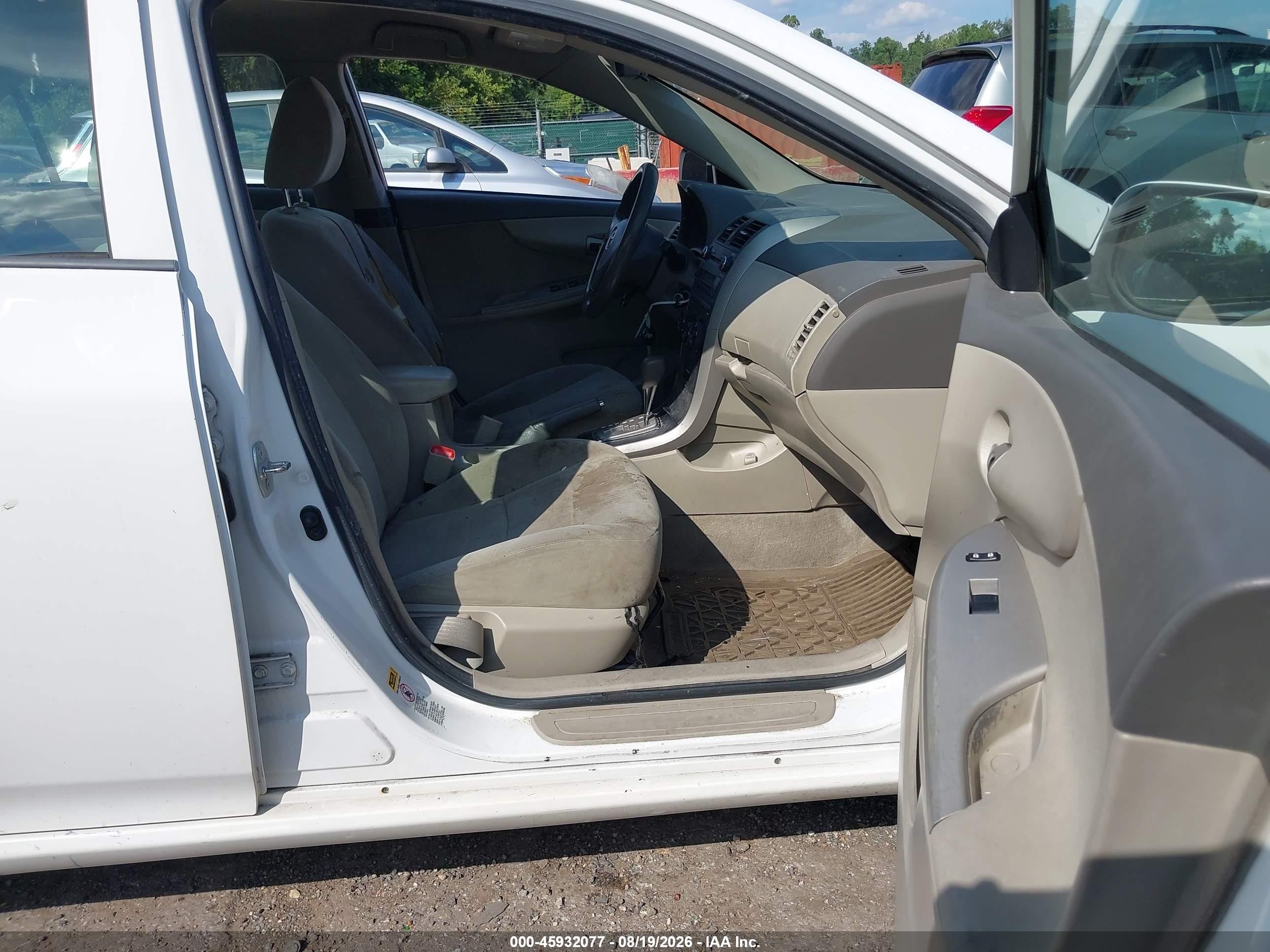 2010 Toyota Corolla Le Белый vin: 1NXBU4EEXAZ236993
