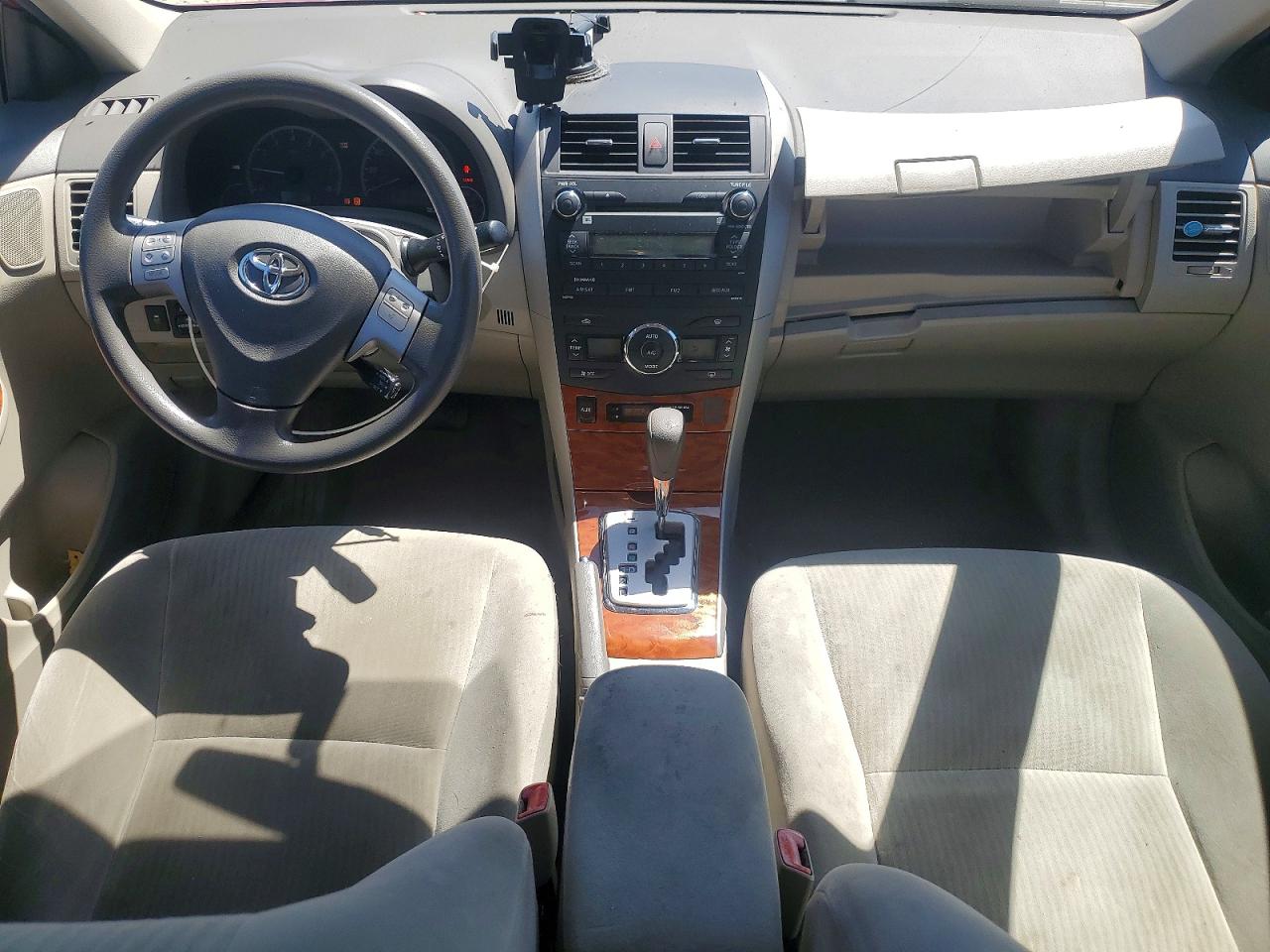 2010 Toyota Corolla Xle Red vin: 1NXBU4EEXAZ247833