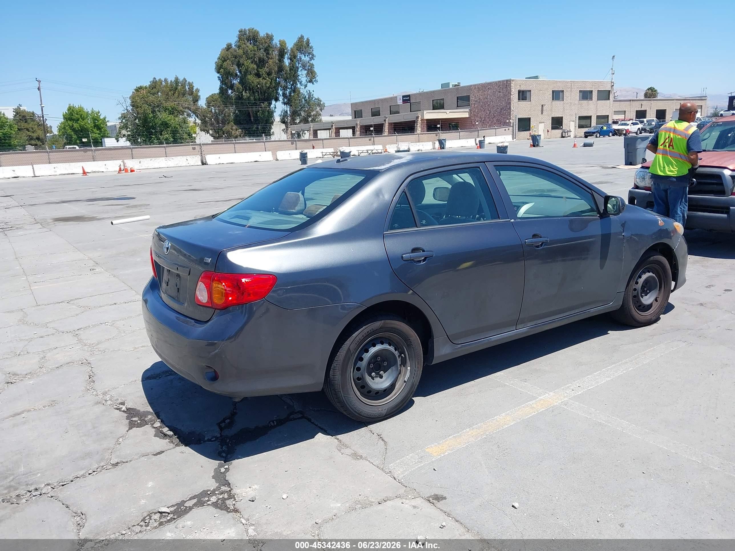 2010 Toyota Corolla Le Gray vin: 1NXBU4EEXAZ256399