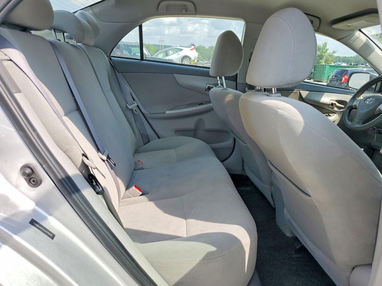 2010 Toyota Corolla Le Silver vin: 1NXBU4EEXAZ275969