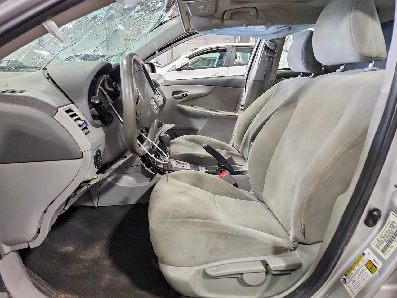 2010 Toyota Corolla Le Silver vin: 1NXBU4EEXAZ279357
