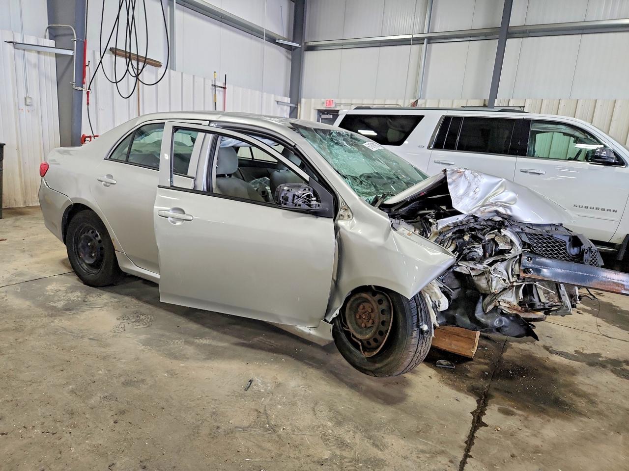 2010 Toyota Corolla Le Silver vin: 1NXBU4EEXAZ279357
