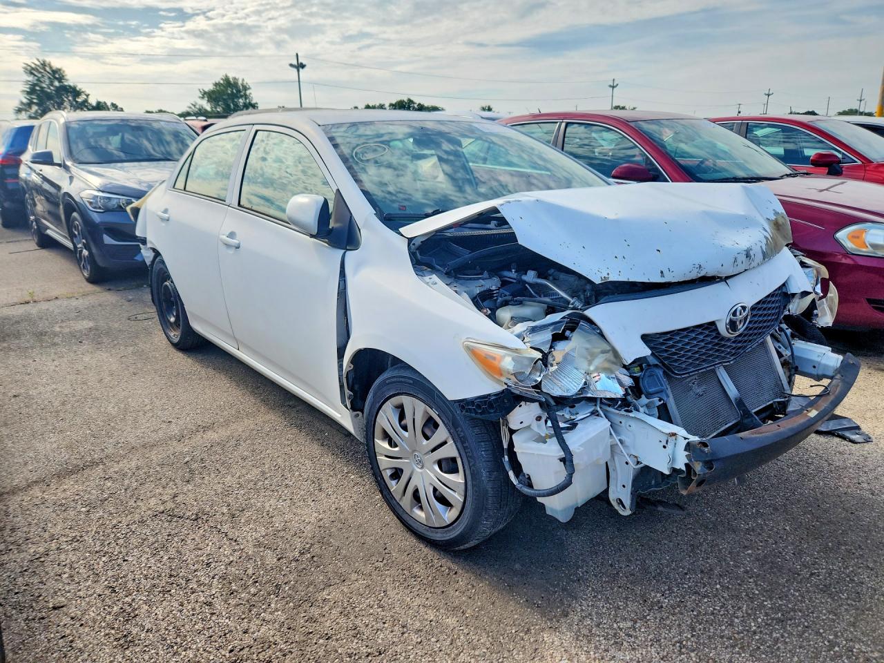 2010 Toyota Corolla Le White vin: 1NXBU4EEXAZ280878