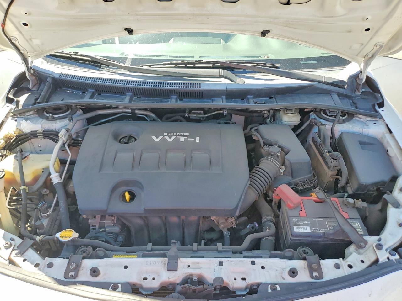 2010 Toyota Corolla Le White vin: 1NXBU4EEXAZ282159