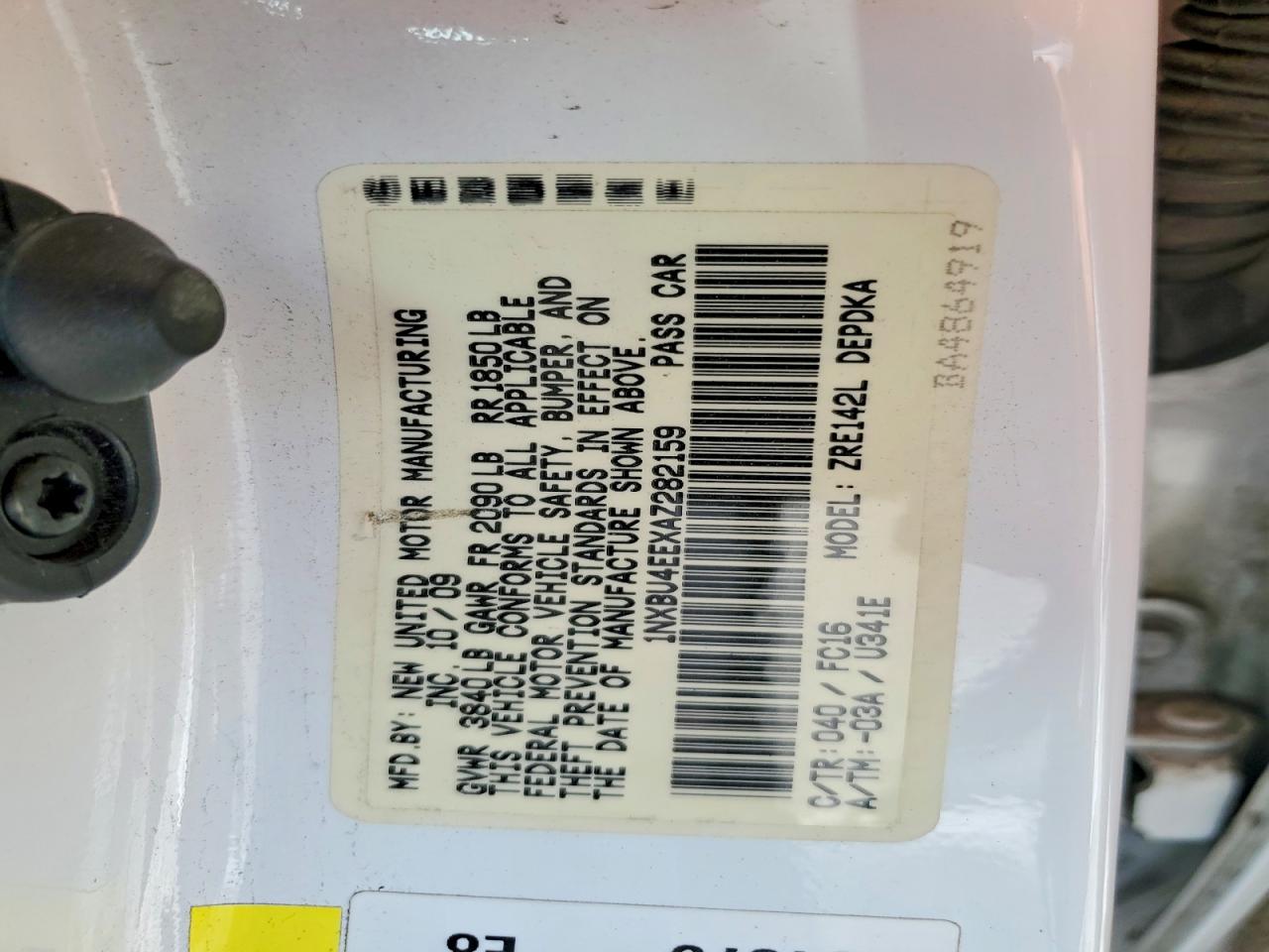 2010 Toyota Corolla Le White vin: 1NXBU4EEXAZ282159
